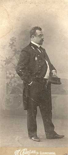 tutk109.jpg (11496 bytes)