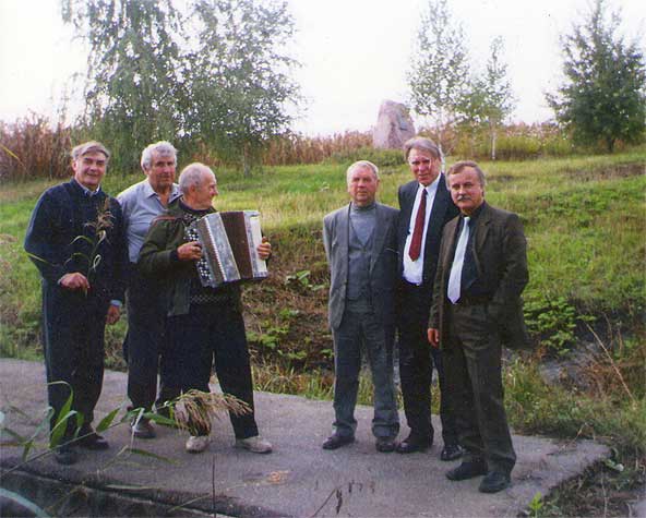 fp04.jpg (45707 bytes)